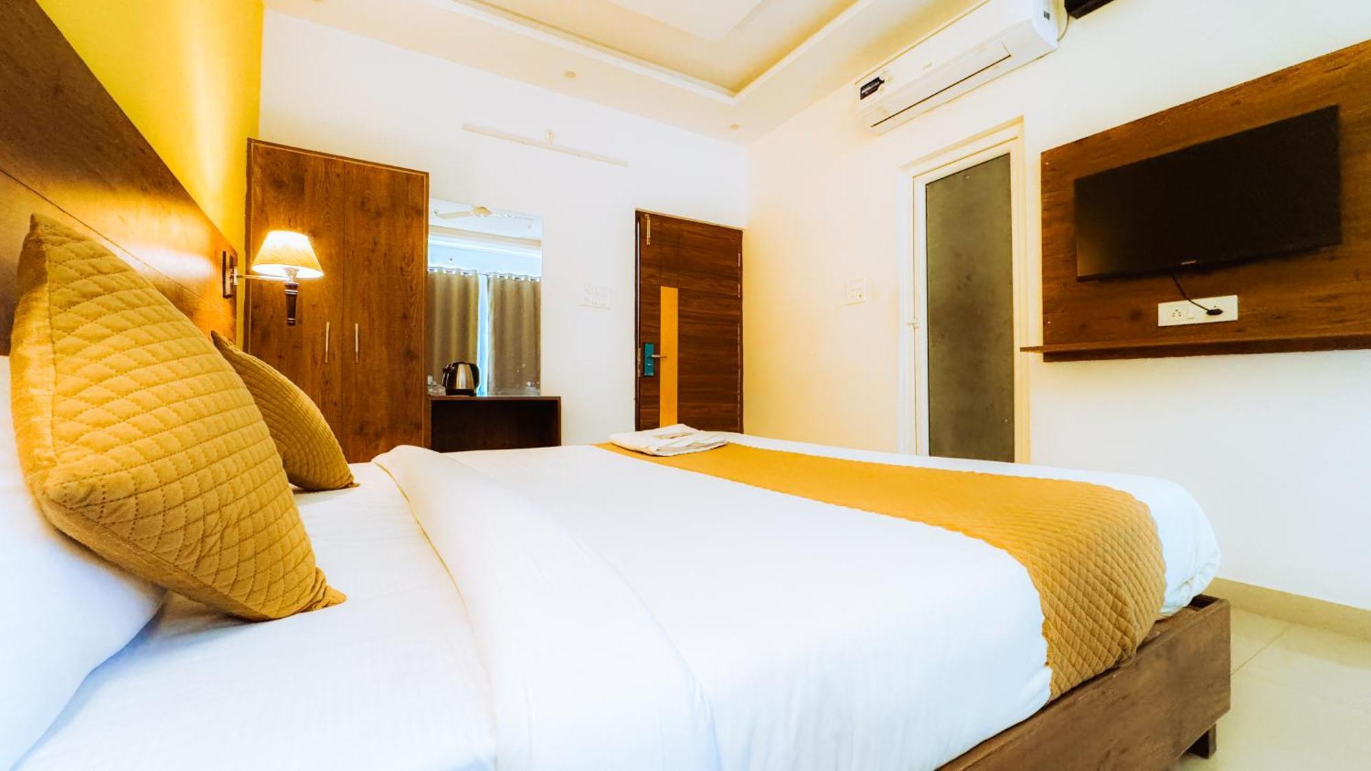 Hot - House Of Travellers, Rishikesh Ostello Esterno foto