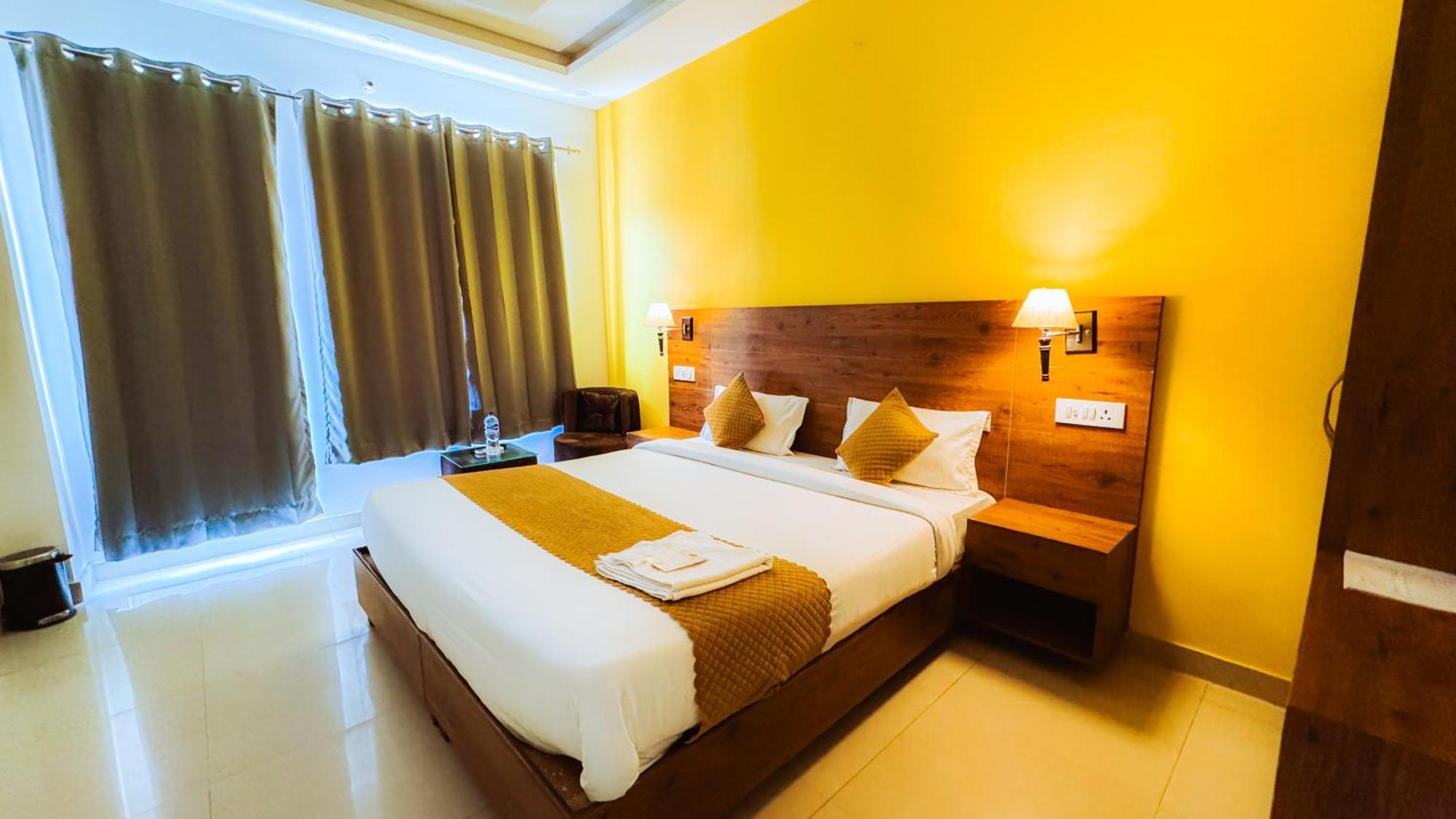 Hot - House Of Travellers, Rishikesh Ostello Esterno foto
